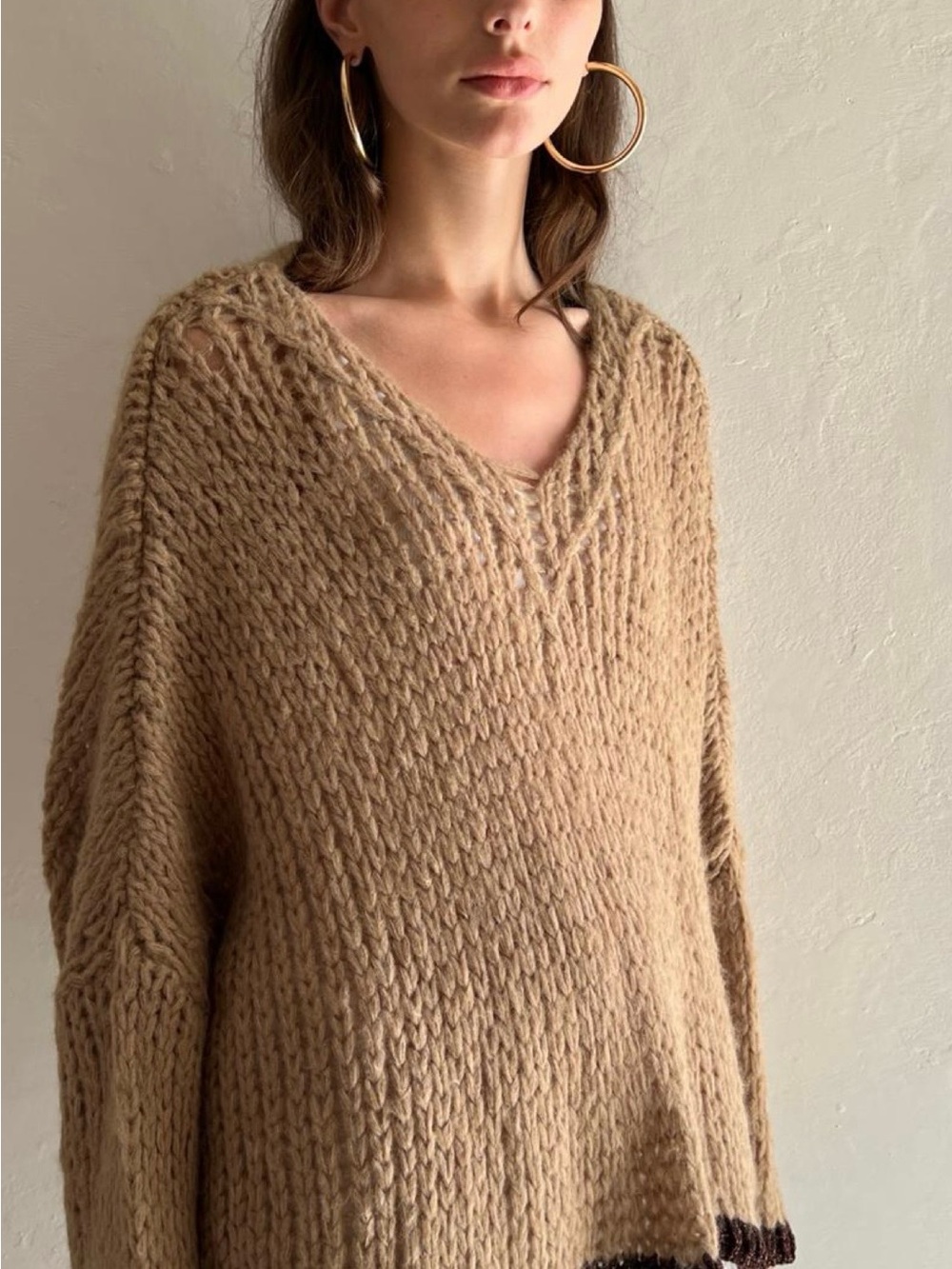 Debbie Katz Italian Knit Cozy V-Neck Chunky Knit Sweater in Camel